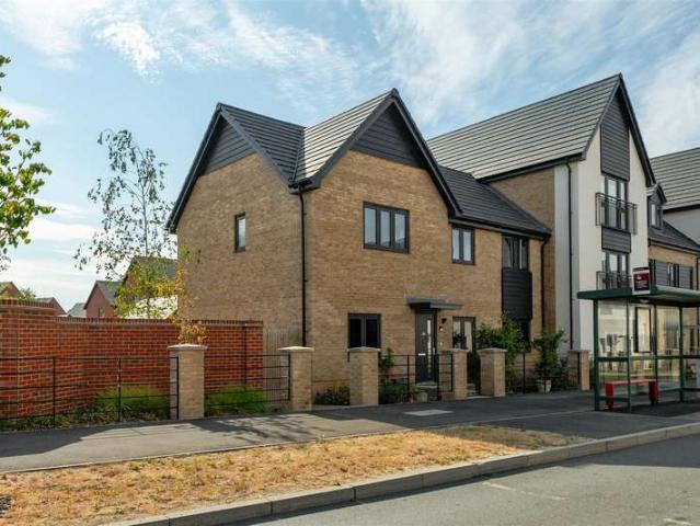 2 Bedroom Maisonette Flat