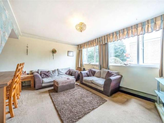 2 Bedroom Maisonette Flat