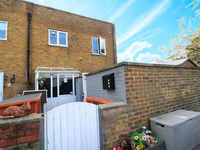 2 Bedroom Maisonette Flat