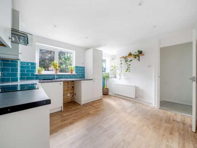 2 Bedroom Maisonette Flat