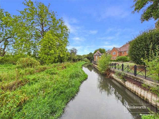 2 Bedroom Maisonette Flat