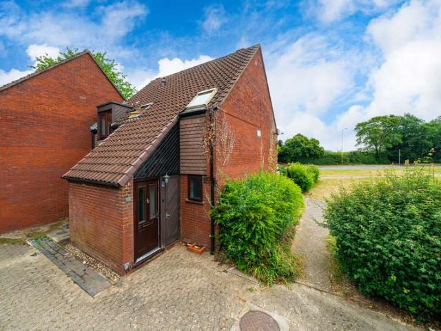 2 Bedroom Maisonette Flat