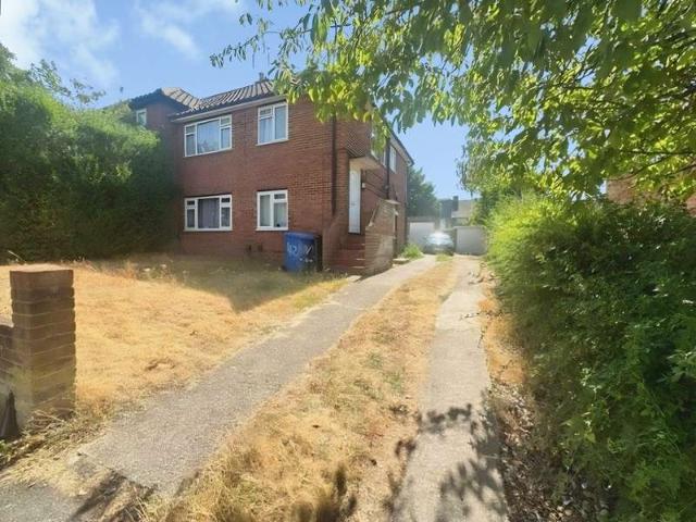 2 Bedroom Maisonette Flat