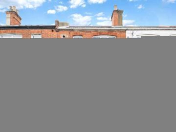 2 Bedroom Maisonette Flat