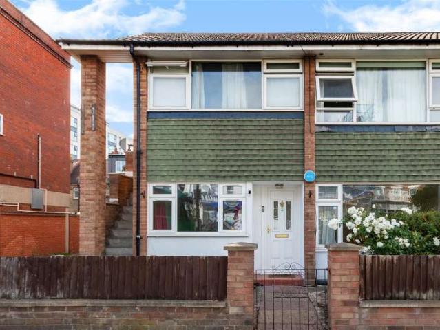 2 Bedroom Maisonette Flat