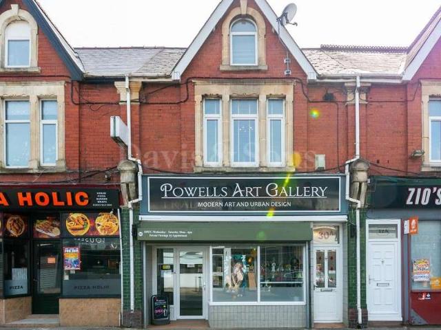 2 Bedroom Maisonette Flat