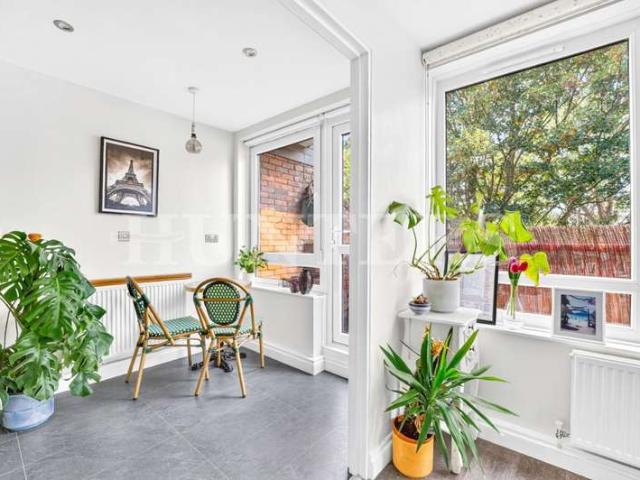 2 Bedroom Maisonette Flat