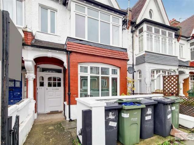 2 Bedroom Maisonette Flat