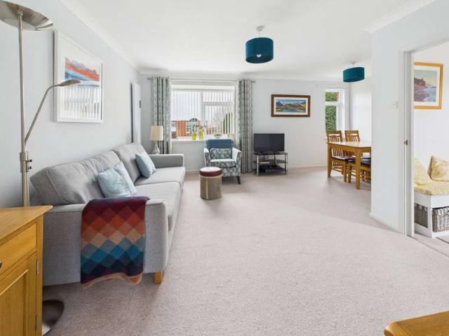 2 Bedroom Maisonette Flat