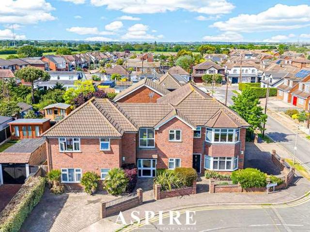 2 Bedroom Maisonette Flat