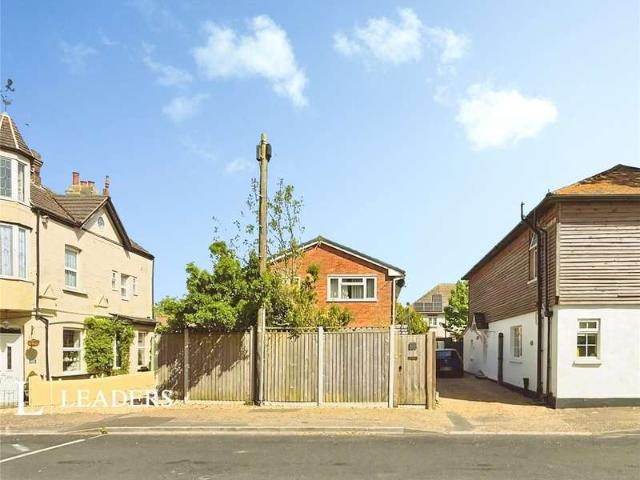 2 Bedroom Maisonette Flat