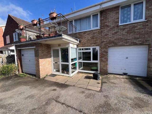 2 Bedroom Maisonette Flat