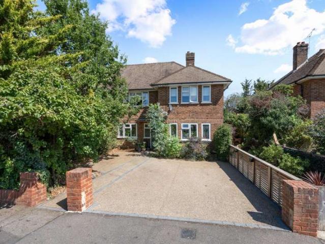 2 Bedroom Maisonette Flat