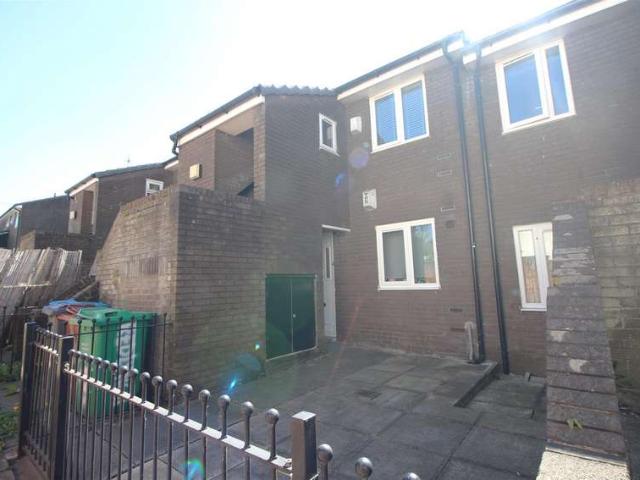 2 Bedroom Maisonette Flat
