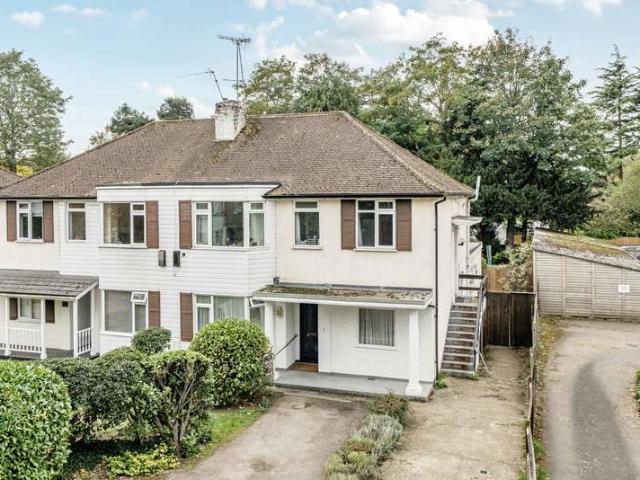 2 Bedroom Maisonette Flat