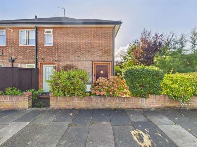 2 Bedroom Maisonette Flat