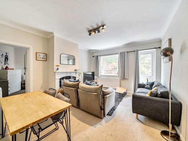 2 Bedroom Maisonette Flat