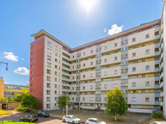 2 Bedroom Maisonette Flat