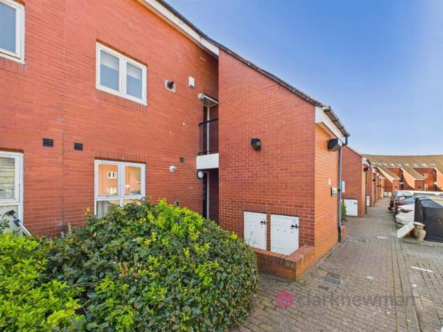 2 Bedroom Maisonette Flat