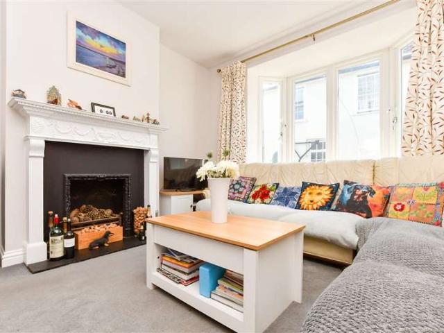 2 Bedroom Maisonette Flat