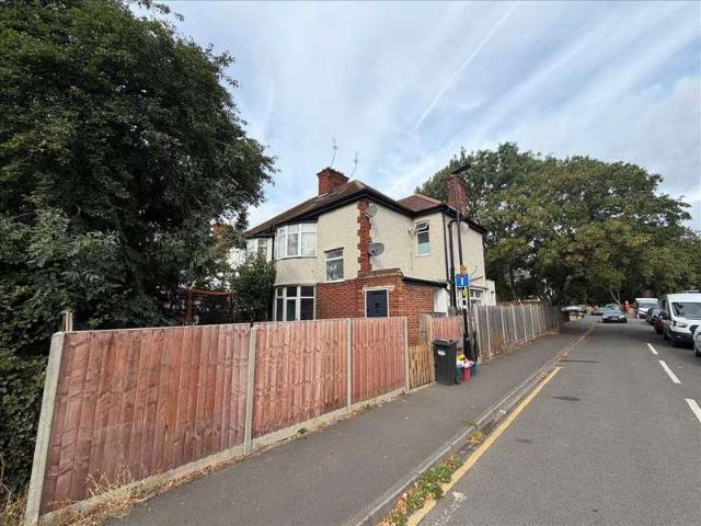 2 Bedroom Maisonette Flat