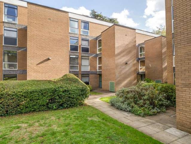 2 Bedroom Maisonette Flat