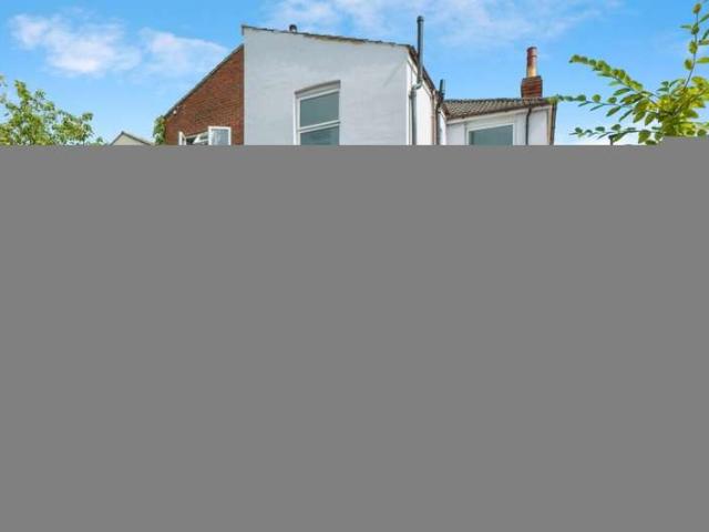 2 Bedroom Maisonette Flat