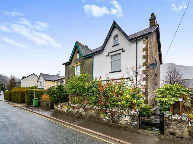 2 Bedroom Maisonette Flat