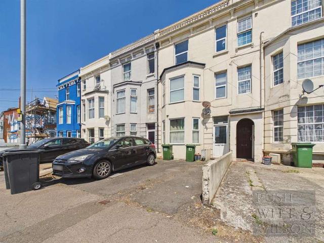 2 Bedroom Maisonette Flat