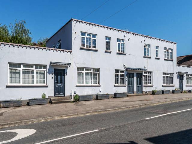2 Bedroom Maisonette Flat