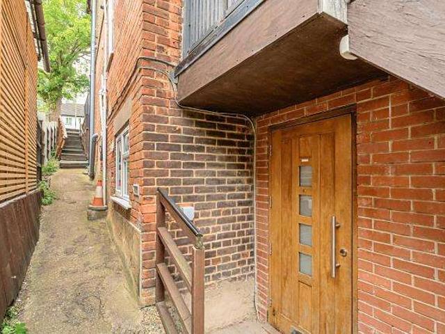 2 Bedroom Maisonette Flat