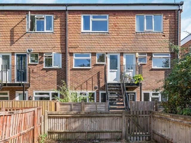 2 Bedroom Maisonette Flat
