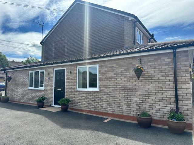 2 Bedroom Maisonette Flat
