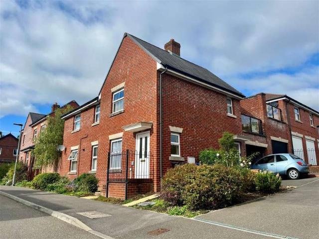 2 Bedroom Maisonette Flat