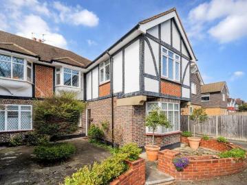 2 Bedroom Maisonette Flat