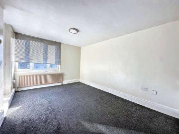 Duplex to rent in North East - Equipped kitchen