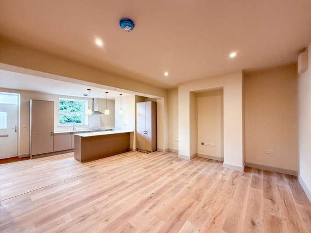 2 Bedroom Maisonette Flat