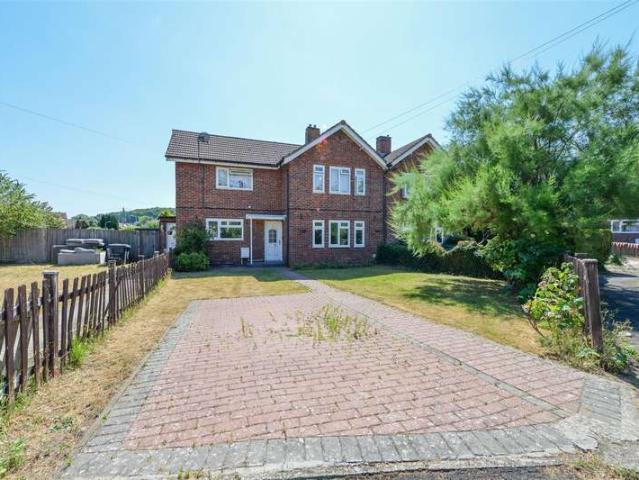 2 Bedroom Maisonette Flat