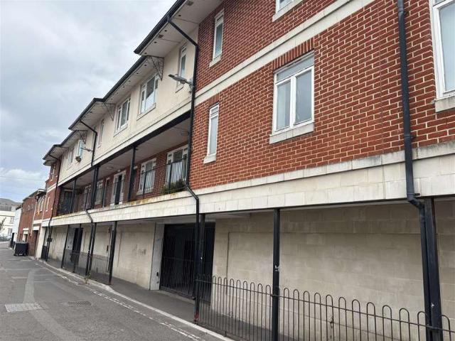 2 Bedroom Maisonette Flat
