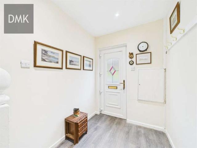 2 Bedroom Maisonette Flat
