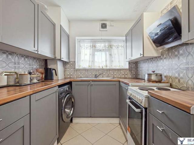 2 Bedroom Maisonette Flat