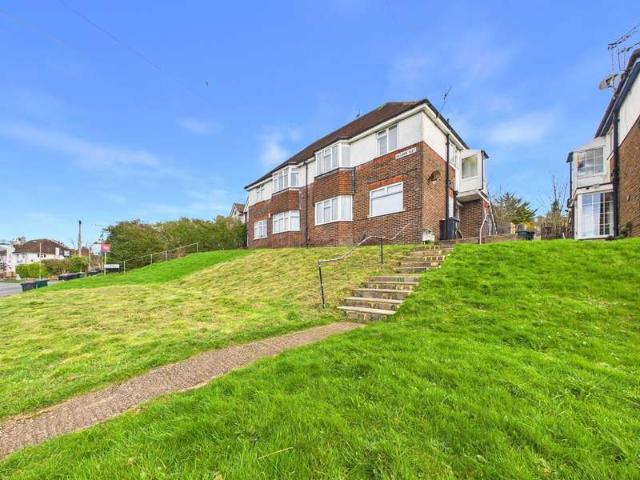2 Bedroom Maisonette Flat