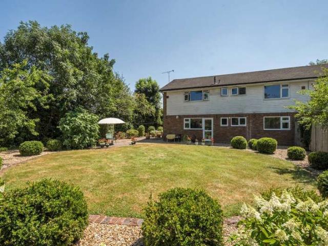 2 Bedroom Maisonette Flat