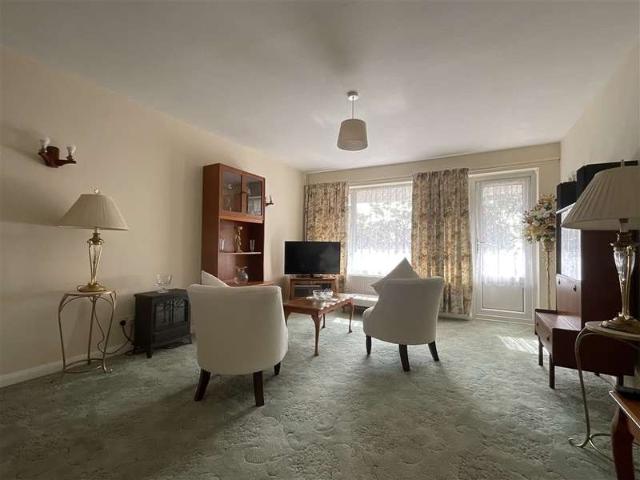 2 Bedroom Maisonette Flat