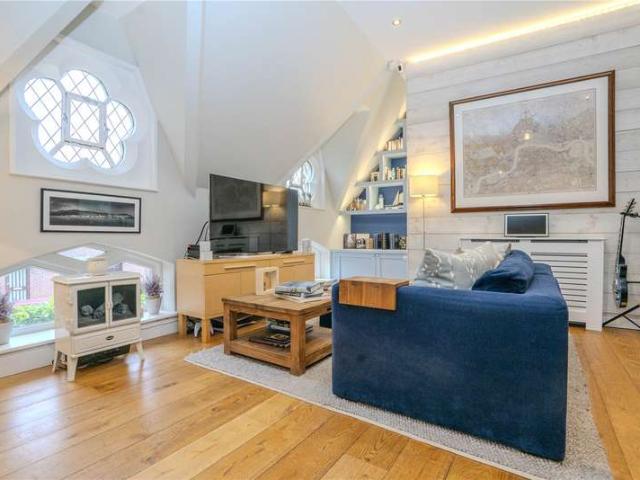 2 Bedroom Maisonette Flat