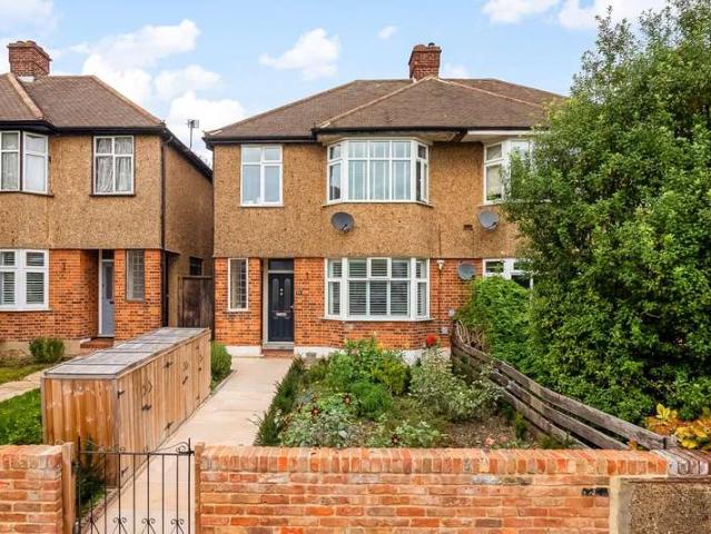 2 Bedroom Maisonette Flat