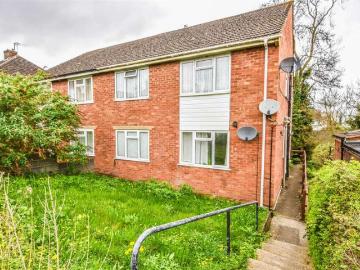 2 Bedroom Maisonette Flat