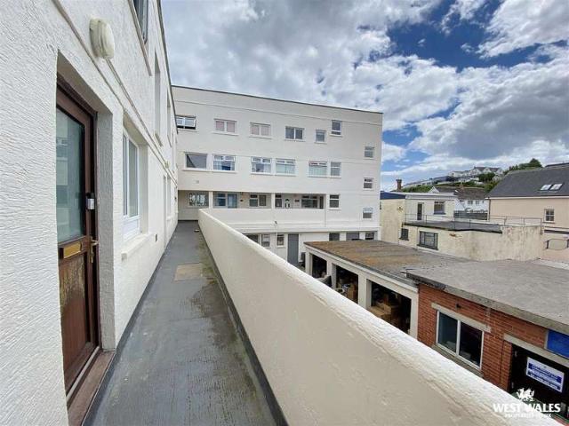 2 Bedroom Apartment Flat