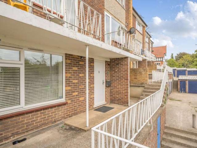 2 Bedroom Maisonette Flat