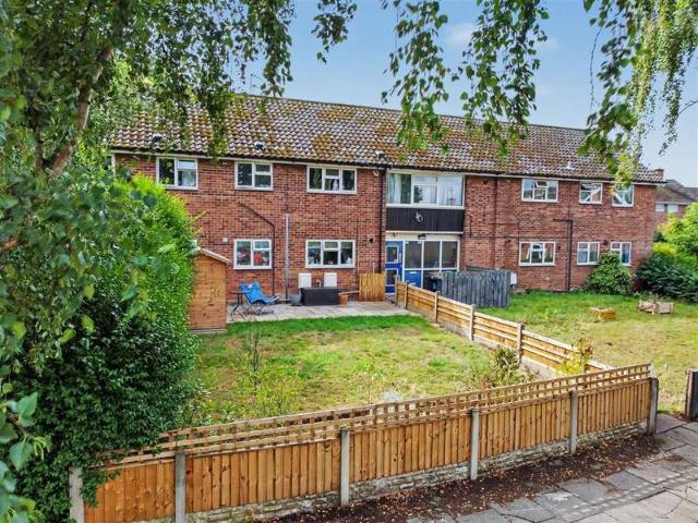 2 Bedroom Maisonette Flat